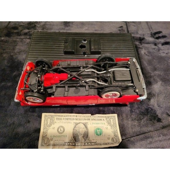 Yatming Road Legends 1:18 1955 Ford Thunderbird Hardtop Convertible Diecast - Picture 5 of 5